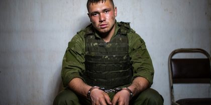 «Есть закурить?»: боевик ВСУ зашел за сигаретами к российским штурмовикам 