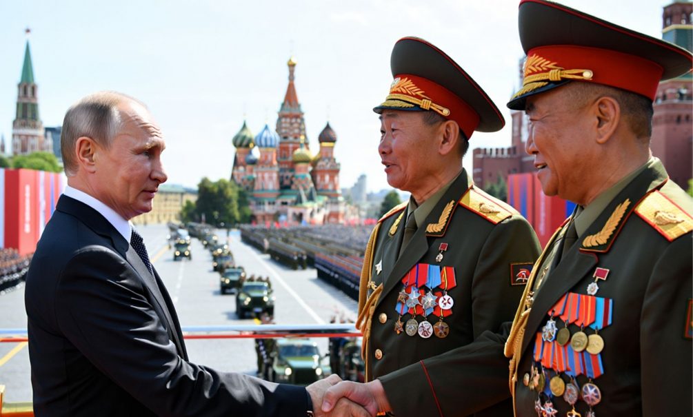 Не участники, но гости: Путин горячо поблагодарил военных КНДР Не участники, но гости: Путин горячо поблагодарил военных КНДР