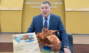 Недостойный подарок: якутский министр извинился перед ветераном ВОВ за набор костей