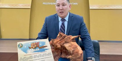 Недостойный подарок: якутский министр извинился перед ветераном ВОВ за набор костей