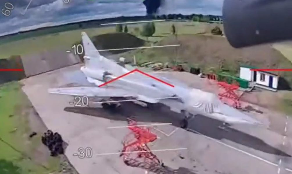 Бомбардировщики подлежат восстановлению - уничтоженных нет: пострадавшие от атаки Украины машины вернутся в строй 