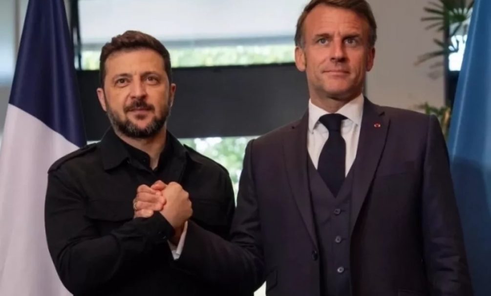 «Ролевые игры» Макрона и Зеленского на саммите в Гааге вышли за рамки: нюхали и резвились подальше от «папочки» 