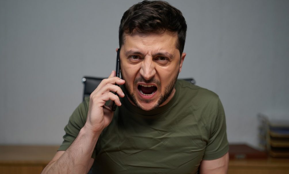 Зеленского застали в неадекватном состоянии — бормотал, злился и сыпал проклятиями Зеленского застали в неадекватном состоянии — бормотал, злился и сыпал проклятиями