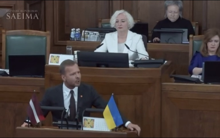 «Нас больше, наш язык — русский!»: латвийского депутата выгнали с заседания парламента за защиту русскоязычного населения 