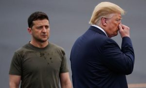 «Поменял штаны ради Трампа»: Зеленский впервые надел костюм - президент США не хотел встречаться с дурнопахнущим попрошайкой
