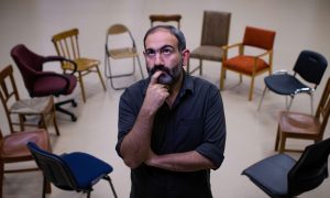 А вариант без стульев не рассматривается?Пашинян определился с раскорячкой