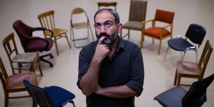 А вариант без стульев не рассматривается?Пашинян определился с раскорячкой