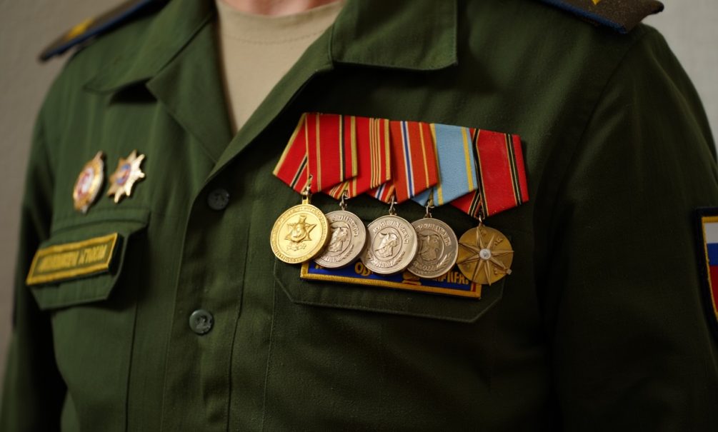 Скандал в Самаре и выборы в Новосибирске: как отличить участника СВО от «ряженого» Скандал в Самаре и выборы в Новосибирске: как отличить участника СВО от «ряженого»