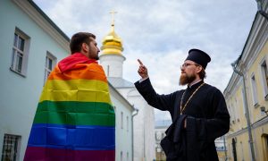 «Божья кара»: в ПЦУ оправдали удары ВС РФ по Киеву маршем ЛГБТ - Киев будет жить по Корану