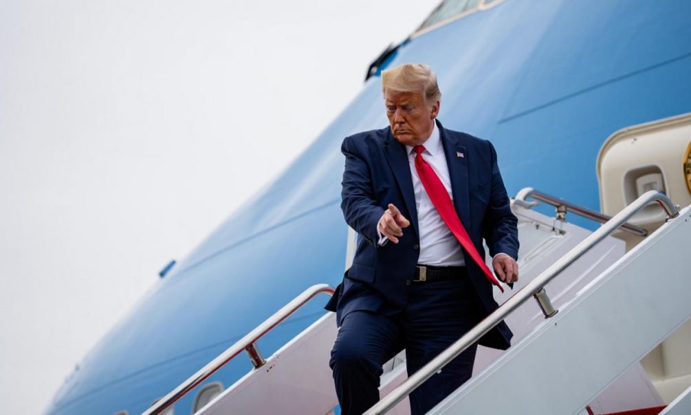 «Не к добру это, Донни»: падение Трампа стало вирусным — Байден отомстил? «Не к добру это, Донни»: падение Трампа стало вирусным — Байден отомстил?