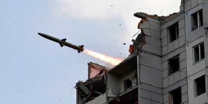Киевская ПВО убила своих: ракета снесла жилой дом в центре столицы. Власти всё подтвердили