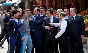 «Дайте нам спокойно жить тут»: между азербайджанской общиной в России и Баку возник скандал