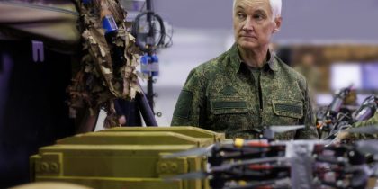 Сухая плазма, трофеи НАТО и новое оружие для штурмовиков: Белоусов оценил «продвинутые» технологии на фронте