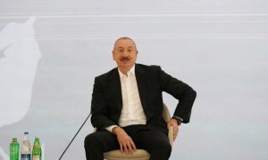 «Продолжайте дальше так же»: Алиев снова оскандалился и все из-за украинского подарка