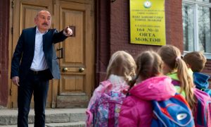 Азербайджан закрывает русские школы и обвиняет Россию в нарушении международного права — в МИД РФ говорят о дружбе