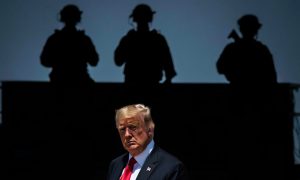 «Трамп замазан в педофильском скандале»: президента США шантажирует разведка Израиля