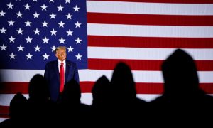 «Америкой управляет секта педофилов»: всплыли новые факты о связи Трампа с Джеффри Эпштейном