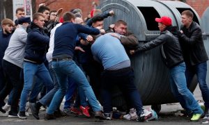 «Я тебе сейчас голову сверну»: председатель гордумы Томска избил местных жителей из-за мусорного бака