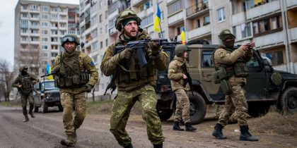 Пейзаж смерти: Запад увидел всю правду о бойне ВСУ в Курской области. МИД Украины в истерике