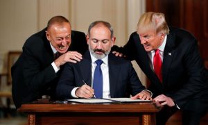 «Пашинян едет в Вашингтон продавать Армению»: армяне возмущены – премьер меняет суверенитет страны на гарантии личной безопасности и виллу в Калифорнии