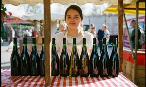 В Сочи арестовали продавщицу смертельной чачи: количество погибших от «адского пойла» достигло 10 и продолжает расти