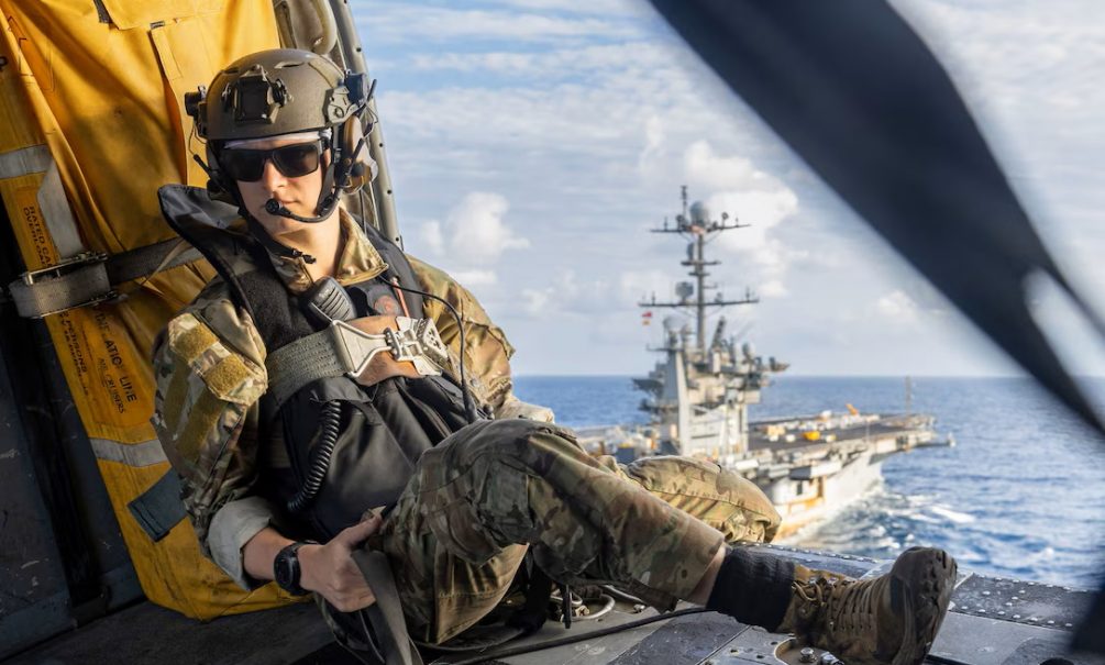 США начинают вторжение в Венесуэлу: морская армада движется к ее берегам – пехота сядет на борт на Карибах – что сможет противопоставить Трампу Мадуро США начинают вторжение в Венесуэлу: морская армада движется к ее берегам – пехота сядет на борт на Карибах – что сможет противопоставить Трампу Мадуро