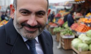 Помидоры Пашиняна возвращаются — в Армении опровергли сообщения о застрявших фурах на границе в Россию, но есть одно «но»