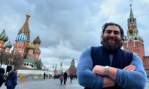 «Сбежать помешало пузо, торчащее из машины»: блогера Маркаряна официально обвинили в оскорблении русских людей