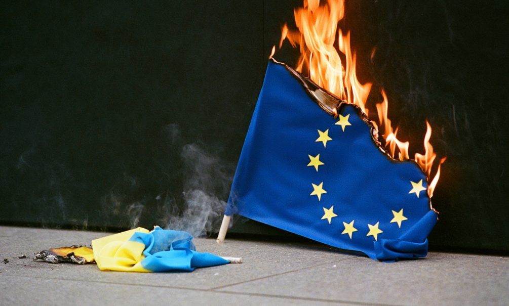 Готовы воевать на словах: Европа кинула Украину. Вместо ввода войск — дешевые угрозы России Готовы воевать на словах: Европа кинула Украину. Вместо ввода войск — дешевые угрозы России