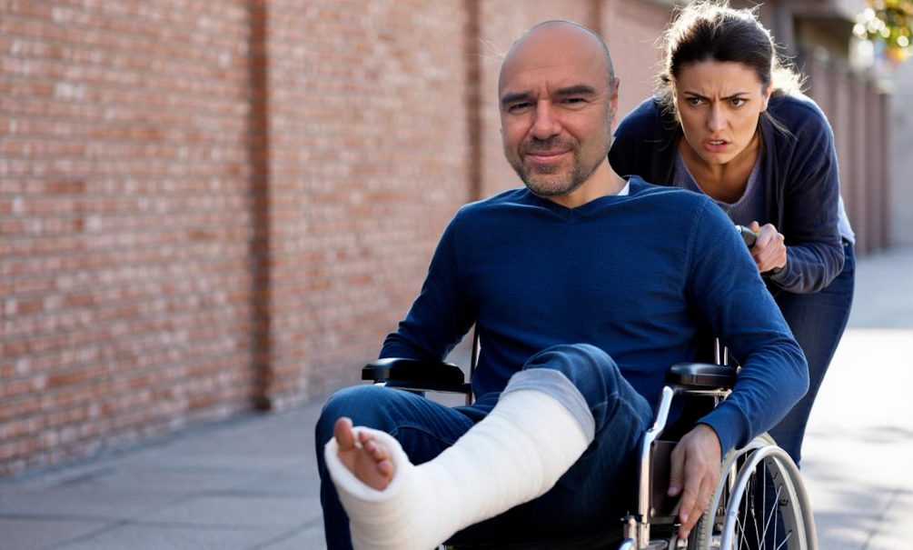 5 млн на новую грудь и сломанная нога: в драке с женой миллиардер Товстик получил серьезное увечье 