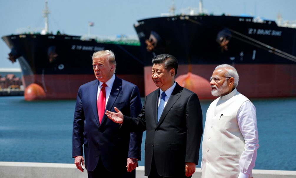 «Дави лучше на Меланию»: в Китае вслед за Индией унизили Трампа – никто не собирается отказываться от нефти из России «Дави лучше на Меланию»: в Китае вслед за Индией унизили Трампа – никто не собирается отказываться от нефти из России