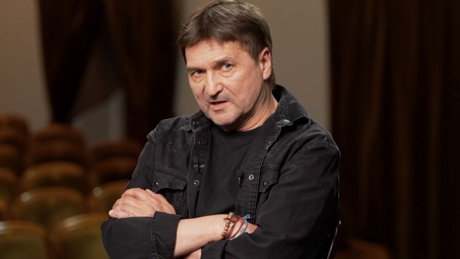 Утонул на глазах у близких: погиб театральный режиссер Юрий Бутусов - подробности трагедии 