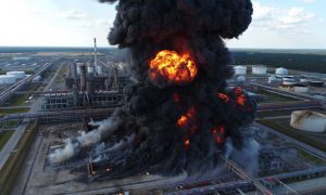 Впервые после долгого перерыва: ВСУ ударили по НПЗ в России - есть жертвы