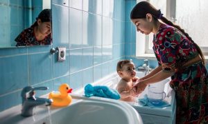 В Петербурге няню-узбечку отпустили из-под стражи после приговора за смерть ребенка