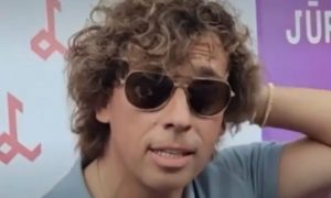 Максима Галкина* сбил автомобиль на велопрогулке в Юрмале