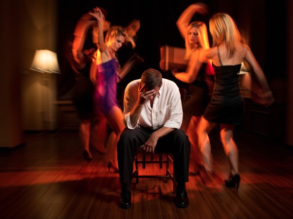 «Трое против одного»: житель Петербурга из-за импотенции влез в кредит для оплаты группового непотребства 