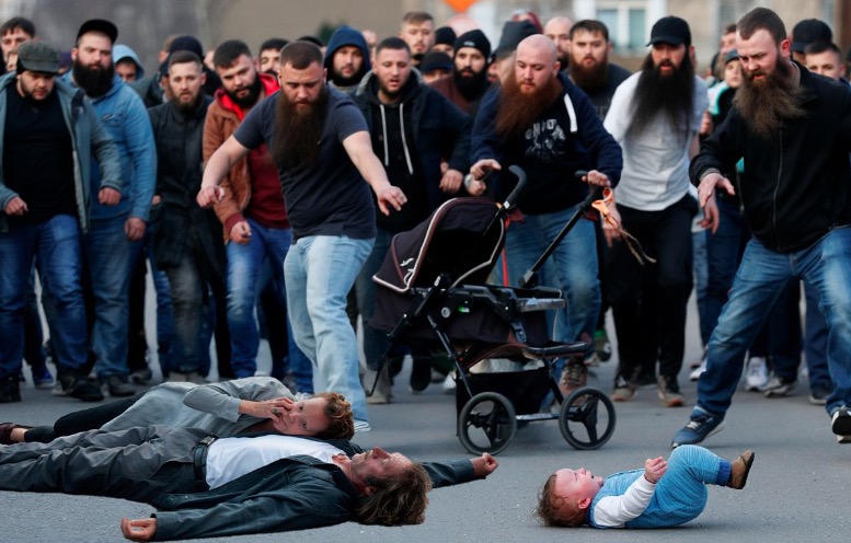 Этническая группировка «золотая молодежь» из Щелково оказалась причастна к нападению на семейную пару с ребенком Этническая группировка «золотая молодежь» из Щелково оказалась причастна к нападению на семейную пару с ребенком