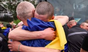 «Мы – пешки, а Зеленский - третий лишний»: в Верховной раде призвали принять любые условия Трампа и Путина