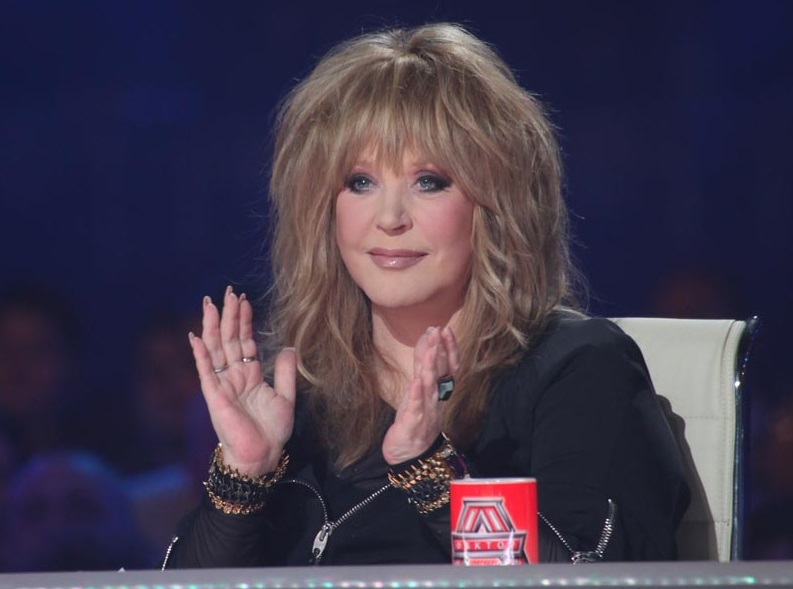 Выступившую против СВО и за террористов Аллу Пугачеву сразу вознесли до небес в США - «сочетание Мадонны и Шер с оттенком Элизабет Тейлор» 