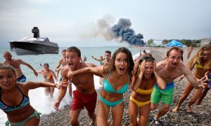Новороссийск пылает - в Сочи эвакуируют пляжи: вместо испуга и мира любой ценой россияне требуют ударов возмездия по Украине