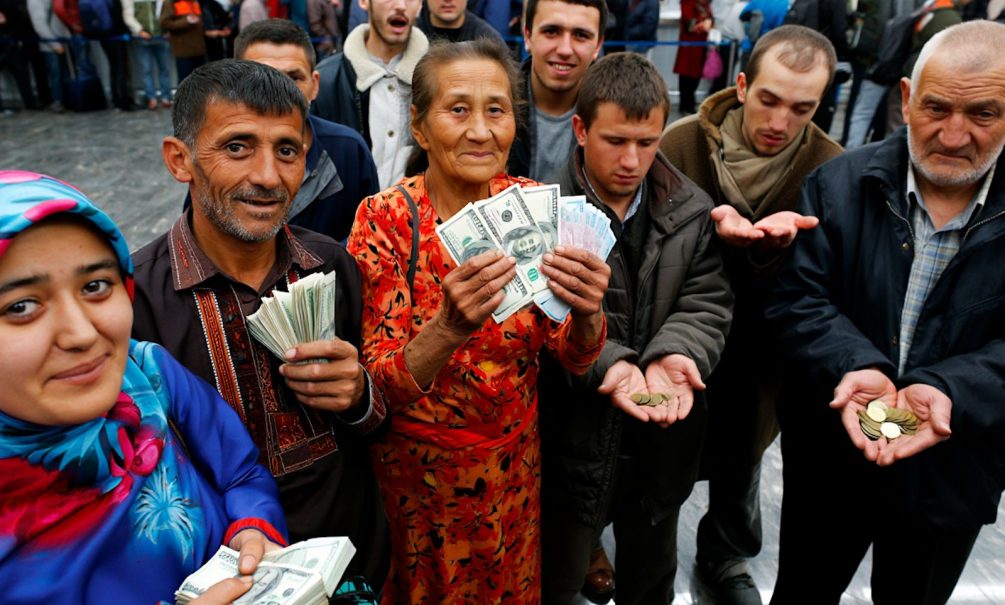 Мигрантам предложили вернуть триллионы в бюджет: иначе придётся поднимать налоги для россиян 