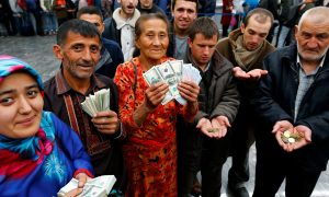 Мигрантам предложили вернуть триллионы в бюджет: иначе придётся поднимать налоги для россиян