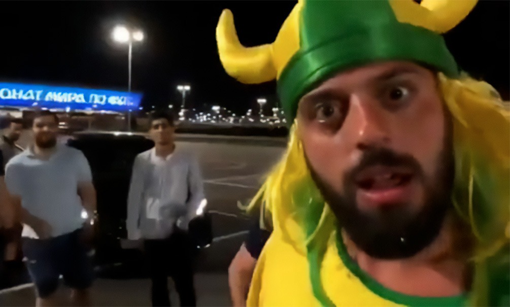 Под суд за «Россия – [офигенно], братан!» - полиция Волгограда «рубила палку» на лучшей рекламе нашей страны, но судьи офигели сами 