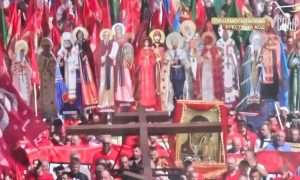 Нелюдей корежит: леваки-иноагенты сочли московский Крестный ход «слабым ответом мигрантам из мечетей»