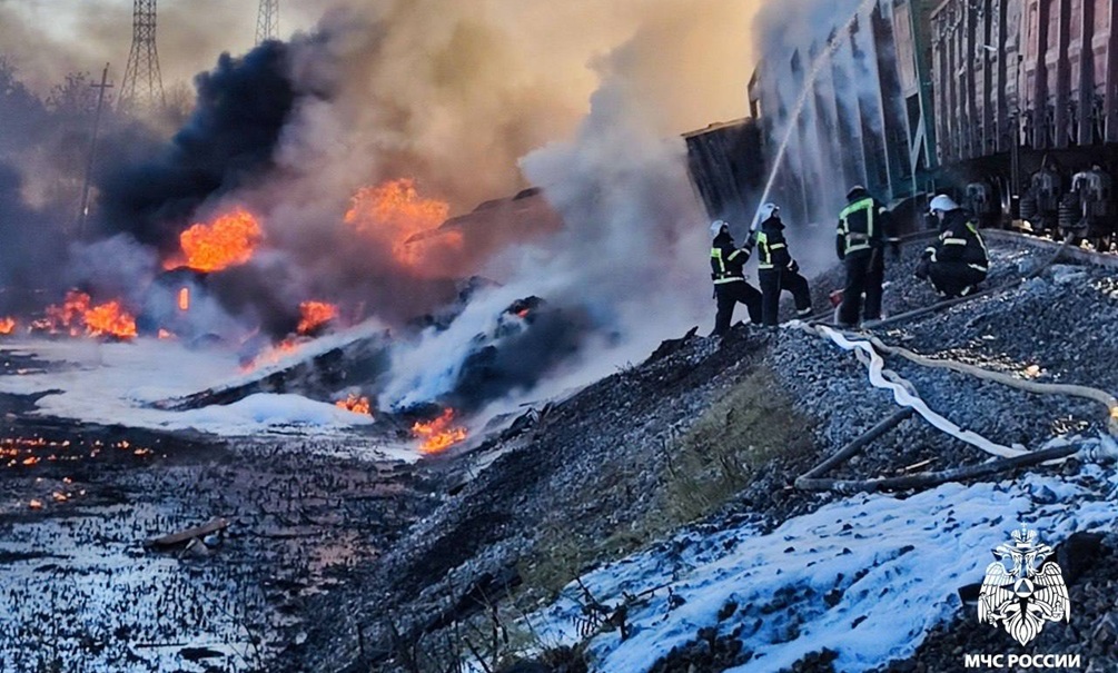 Под Смоленском пылает поезд с бензином: вероятна украинская диверсия 