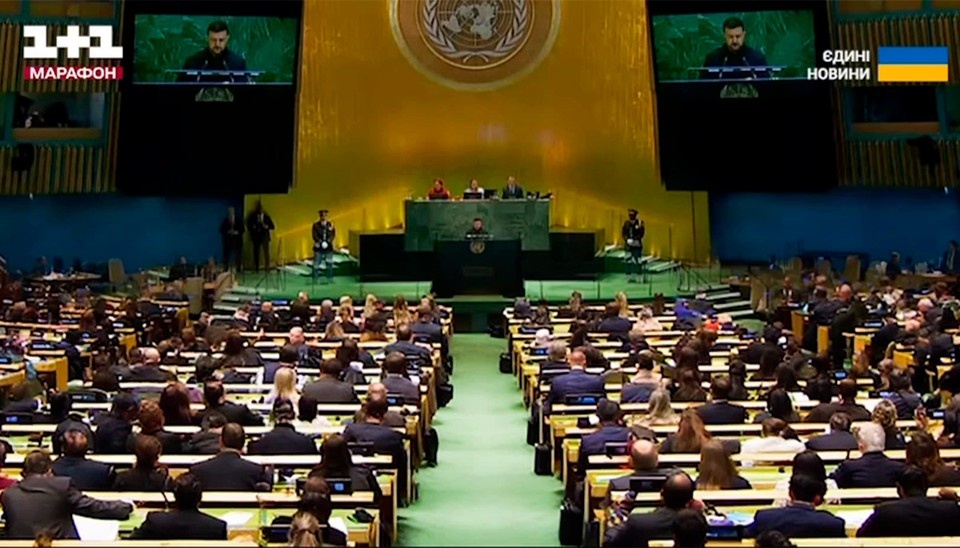 Украинское позорище: киевские СМИ пририсовали Зеленскому слушателей в ООН – он выступал при полупустом зале 
