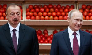 Провалившийся на саммите ШОС Алиев надеется на встречу с Путиным в Пекине: согласится ли президент России спасать его помидоры?