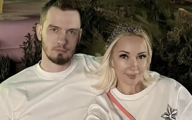 Лера Кудрявцева воссоединилась с мужем после публичного скандала: отвели дочь в первый класс 