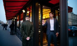 «Вопрос можно закрыть»: участник СВО, которого выгнали из ресторана в Керчи, объяснил ситуацию  