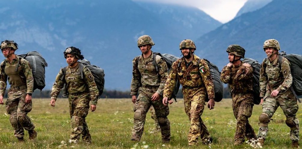 «Трепещи, Россия»: НАТО провела крупнейшие со времен СССР учения в Европе 